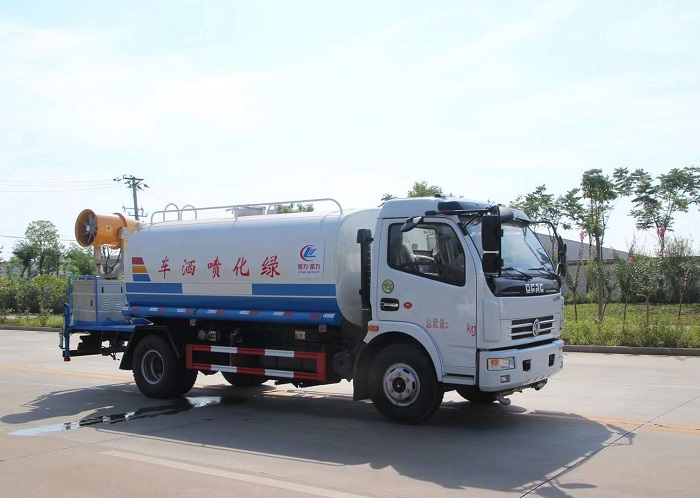 東風大多利6方抑塵噴霧綠化噴灑車圖片