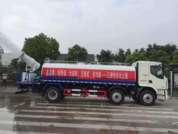 東風(fēng)柳汽乘龍18方灑水抑塵綠化噴灑車 東風(fēng)柳汽乘龍18方灑水抑塵綠化噴灑車圖片
