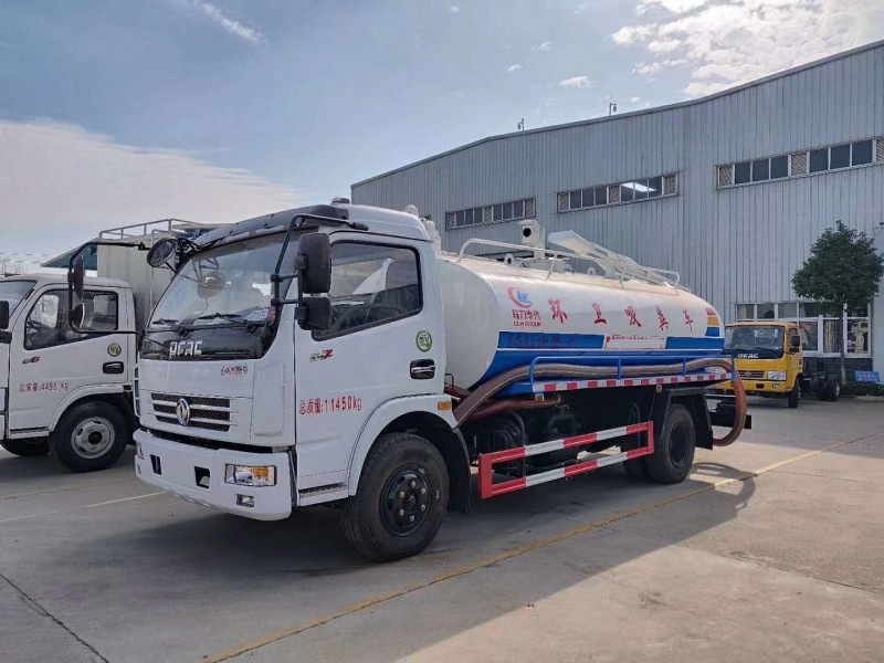 東風(fēng)大多利卡7方吸糞車(chē)