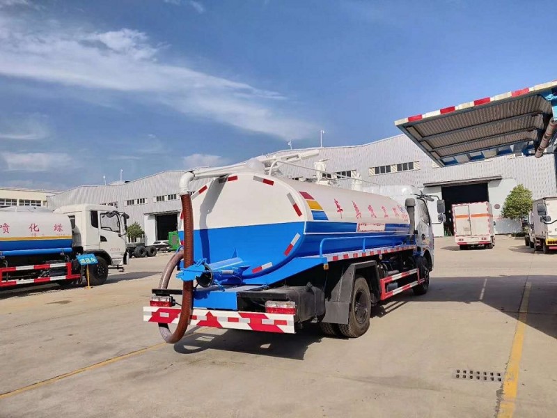 東風(fēng)大多利卡7方吸糞車(chē)