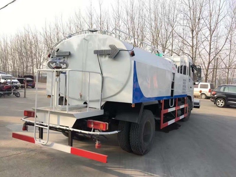 東風(fēng)天錦型道路清洗車(chē)