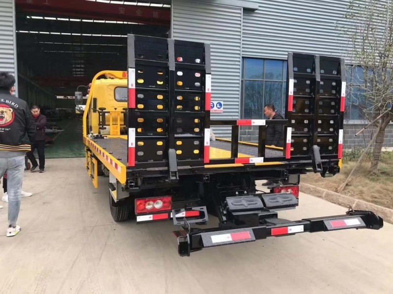 東風多利卡藍牌一拖二清障車