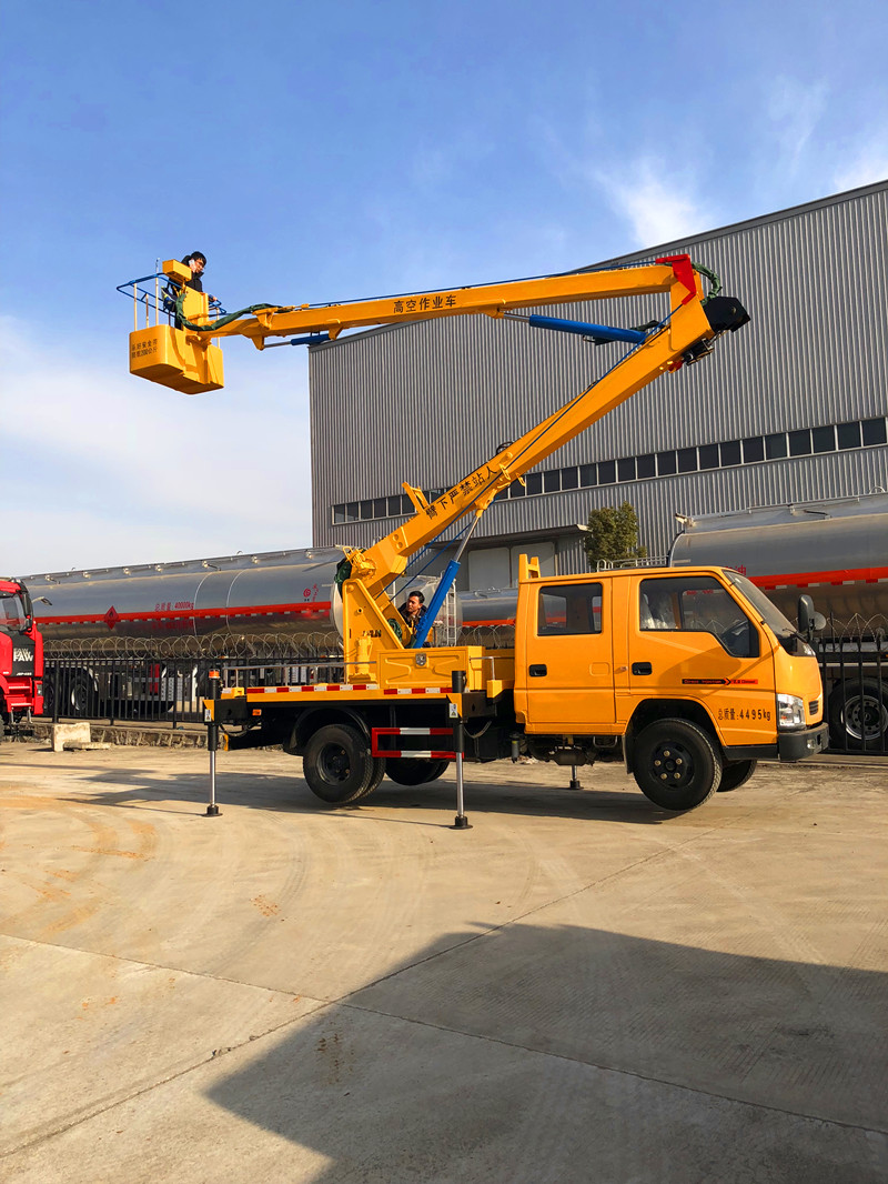 江鈴雙排12米藍(lán)牌高空作業(yè)車圖片