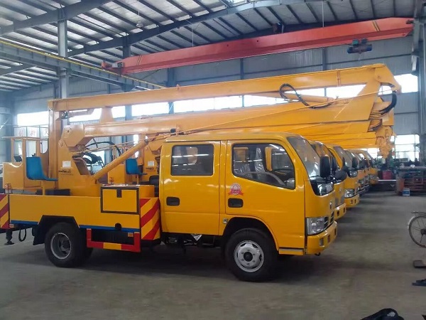 東風多利卡雙排14米高空作業(yè)車 東風多利卡雙排14米高空作業(yè)車圖片