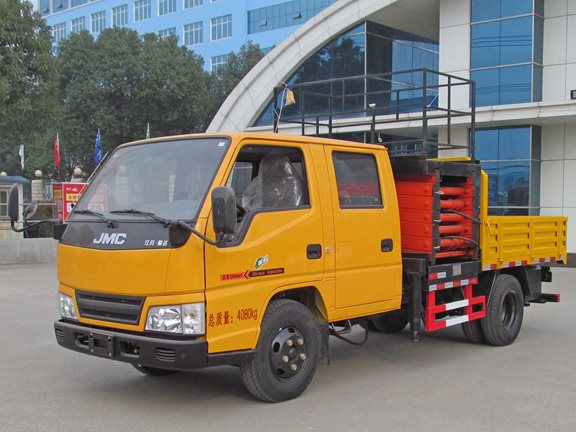 江鈴雙排座8-10米平臺(tái)升降高空作業(yè)車 江鈴雙排座8-10米平臺(tái)升降高空作業(yè)車圖片