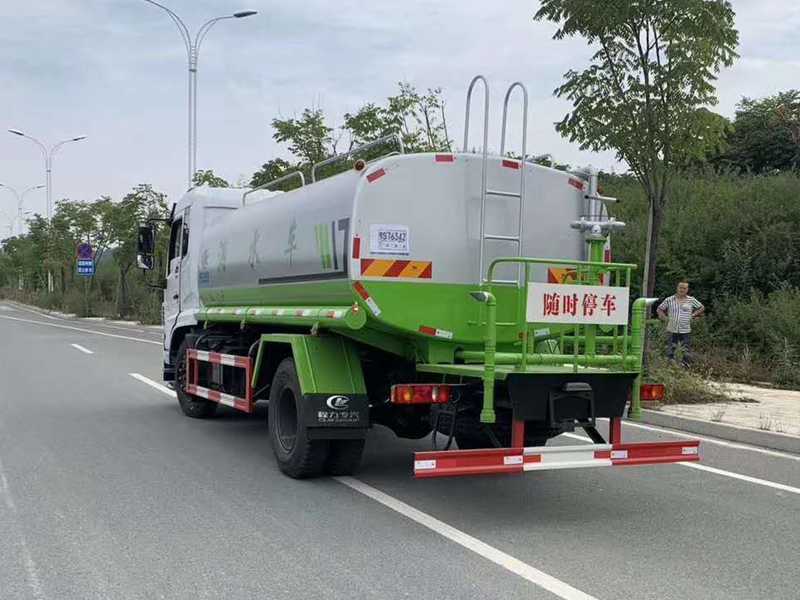 東風(fēng)D17灑水車(chē)（12噸）圖片