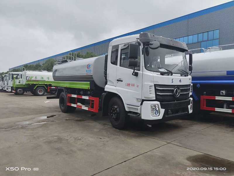 東風(fēng)D17灑水車(chē)（12噸）圖片