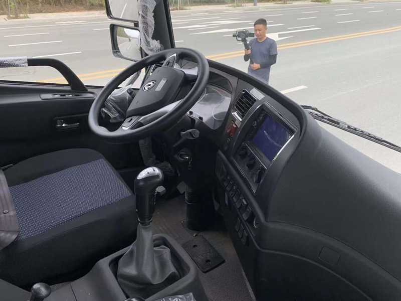 東風(fēng)D17灑水車(chē)（12噸）圖片