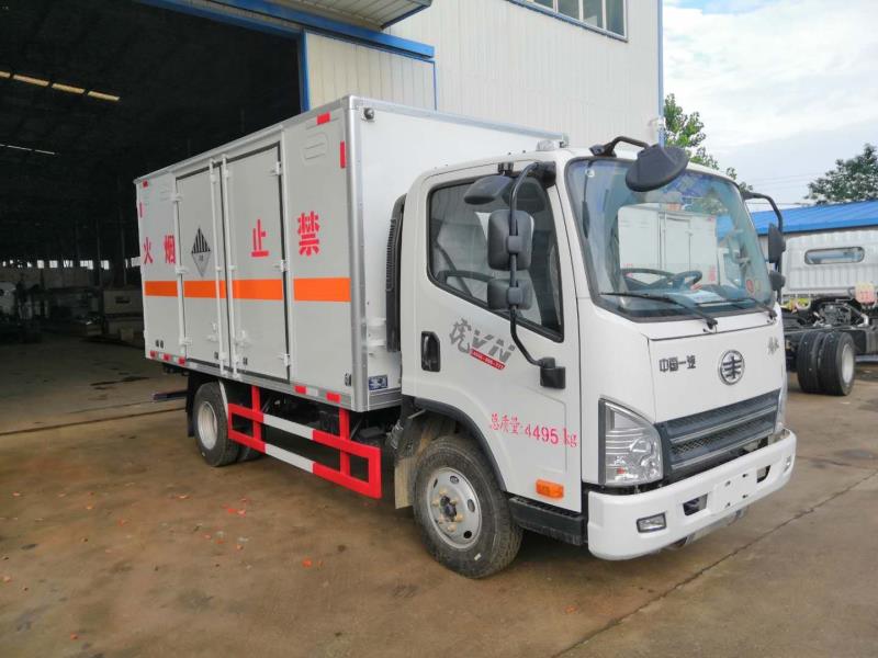 虎V雜項(xiàng)9類危險(xiǎn)物品廂式運(yùn)輸車 虎V雜項(xiàng)9類危險(xiǎn)物品廂式運(yùn)輸車圖片