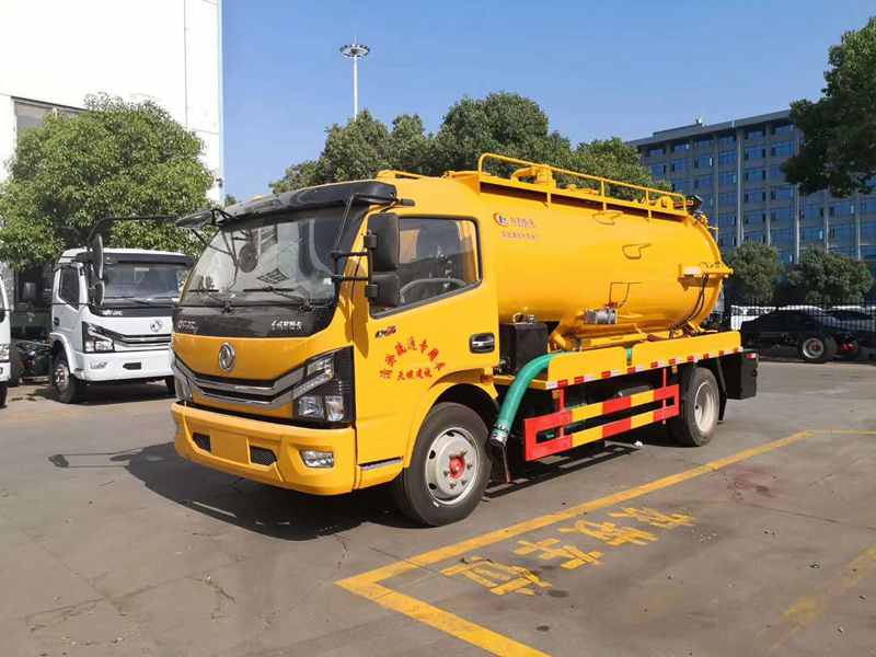 東風(fēng)多利卡9.3方清洗吸污車