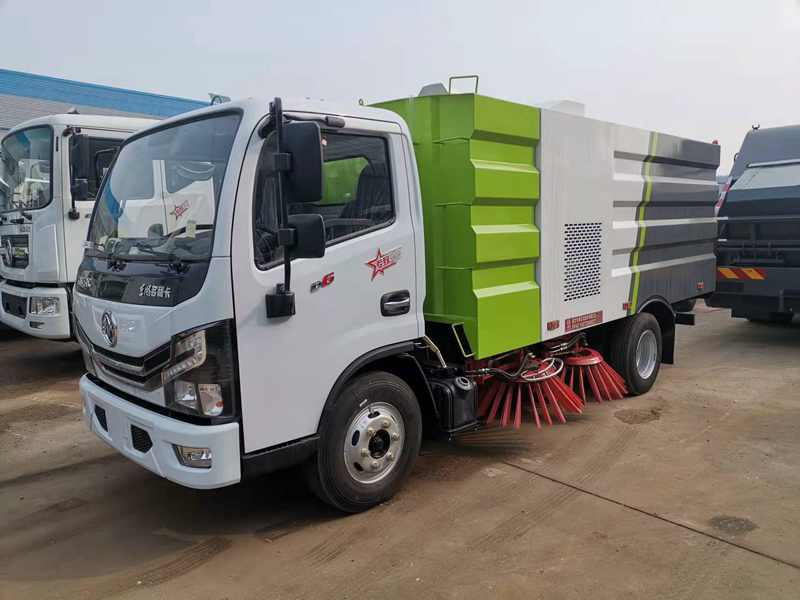 東風D6小多利卡掃路車