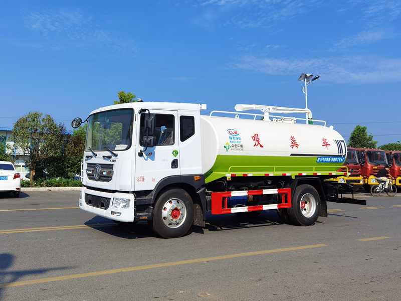 東風(fēng)D9吸糞車(chē)